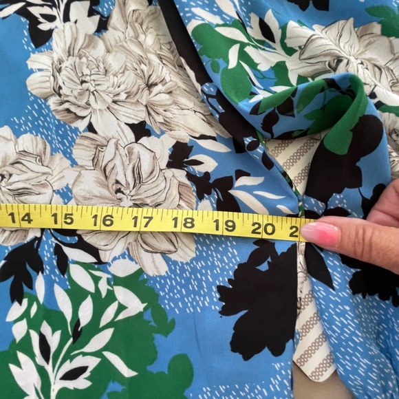 👚 INC International👚 Concepts Blouse Size Medium - Picture 5 of 9